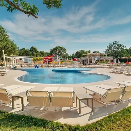Marine Premium Village Mobile Homes In Camping Lanterna ポレッチ